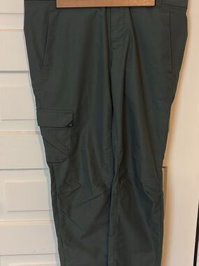 Women’s Mountain Hardwear Cargo Pants